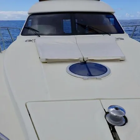 Yacht Experience Tenerife 24h Tour With Private Skipper & Private Hostess With Cocktails, Sandwiches, Free Minibar And Free Islandwide Pick-up And Return In A Tesla S Sportscar Botel Santa Cruz de Tenerife